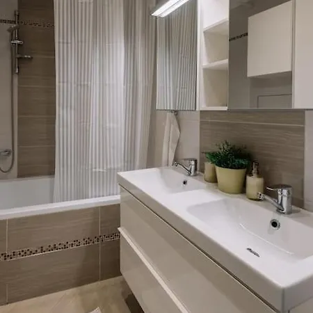 Modern Elegance Retreat Apartment Pressburg